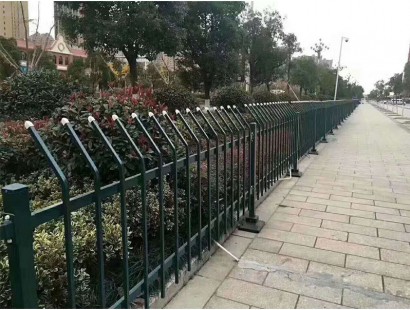 济宁铁艺护栏安装完成后能否与环境相适应